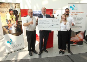 Leybold-Mitarbeiter unterstützen Entwicklungsprojekt in Afrika