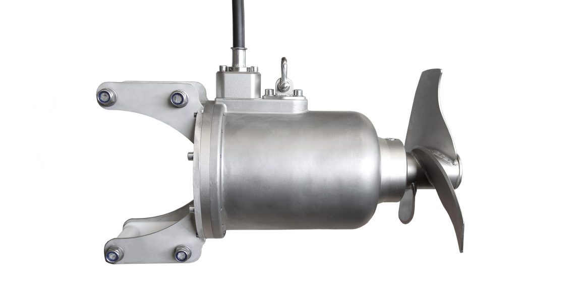Das neu entwickelte Tauchmotorrührwerk Optimix 2A überzeugt mit einer soliden Rührleistung. (Bild: Suma Rührtechnik)