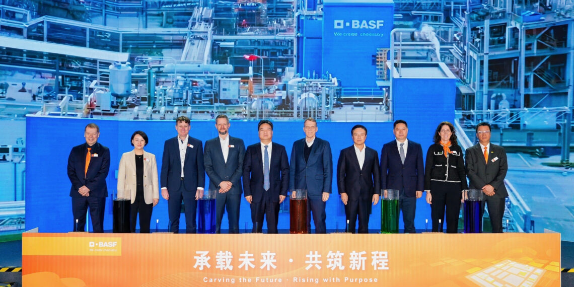 Pro­duk­ti­ons­li­nie für Hochleistungs-Dispergiermittel