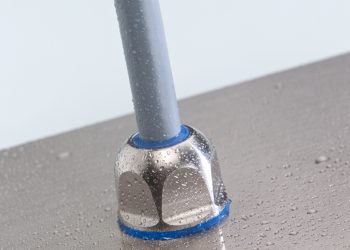 Die Druckschraube der blueglobe Clean Plus wird „auf Block“ geschraubt, sodass der Gewindegang komplett abgedeckt wird und sich keine Schmutzpartikel - also auch keine Bakterien - ablagern können. Dadurch sind die EHEDG Guidelines erfüllt. Bild: Pflitsch