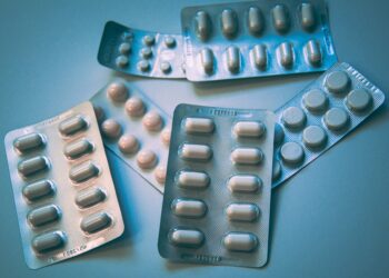 Audits für Arz­nei­mit­tel­her­stel­ler und Lieferanten