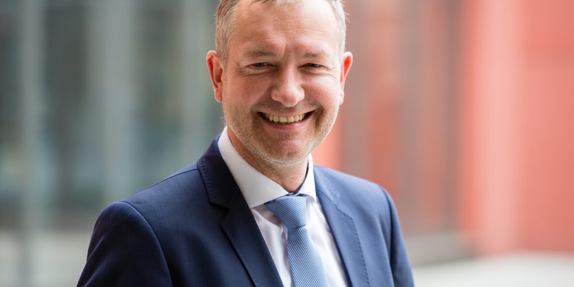 „Über einen Konnektor werden die Konstruktionsdaten beispielsweise aus der CAD-Anwendung OnShape mit den Daten des SAP ERP Systems verknüpft“, erklärt Rolf Lisse, Leiter Entwicklung bei Cideon.