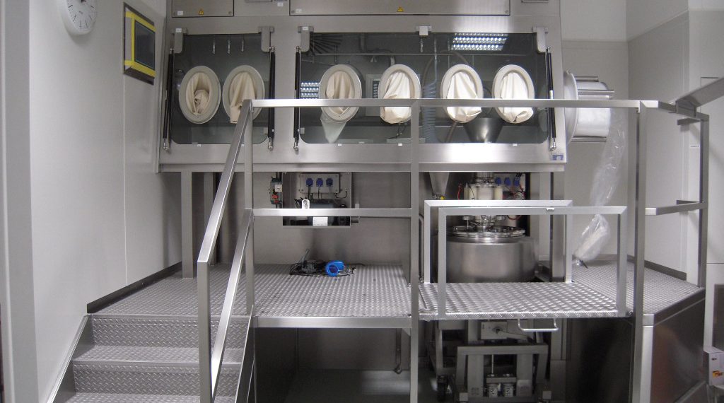 Isolator zur Einwaage pharmazeutischer Substanzen. (Bild: Skan)