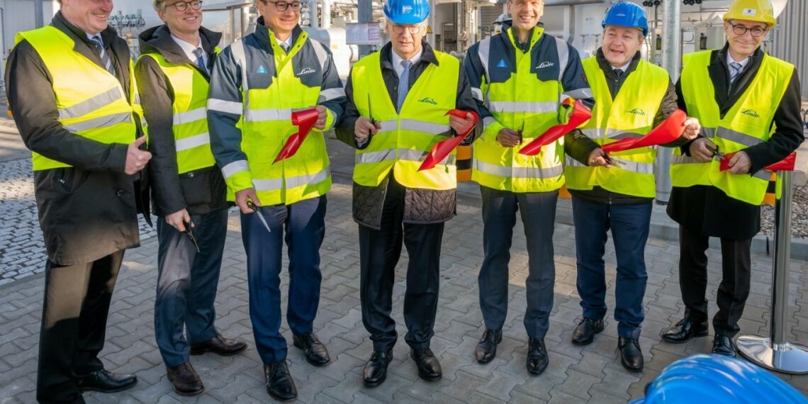 Pro­duk­ti­ons­kom­plex für rei­nes Kryp­ton und Xenon eröffnet