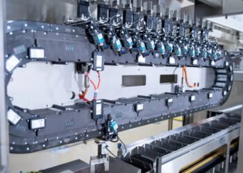 Adap­ti­ve Ver­pa­ckungs­ma­schi­nen mit IO-Link Wireless-Lösungen