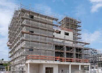 Richt­fest für Synthesebetrieb