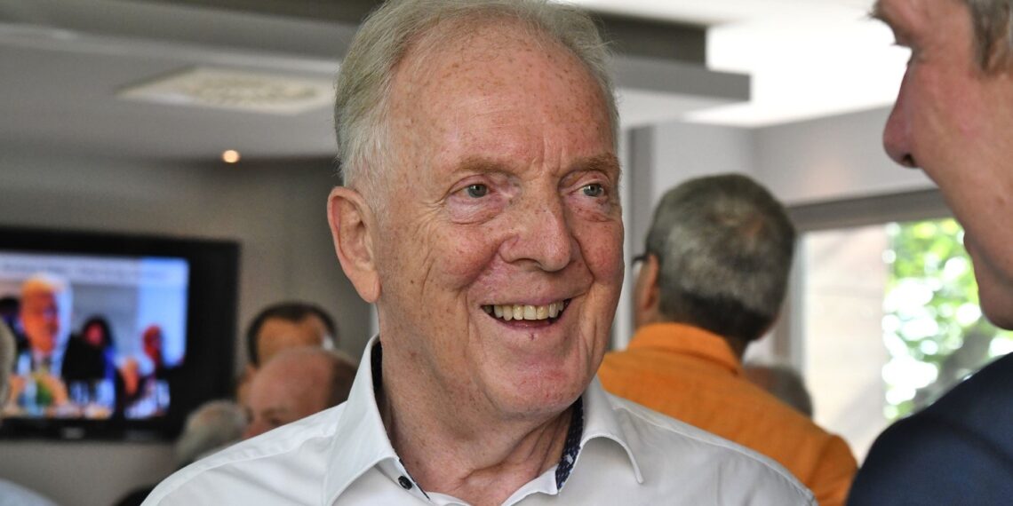 Anla­ge­n­in­ge­nieu­re ent­las­sen Geschäfts­füh­rer in Ruhestand