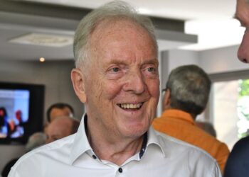 Anla­ge­n­in­ge­nieu­re ent­las­sen Geschäfts­füh­rer in Ruhestand