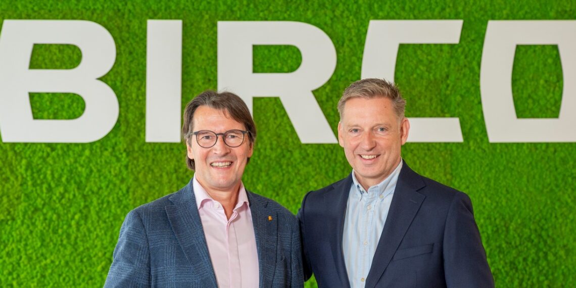 Geschäfts­füh­rung ausgebaut