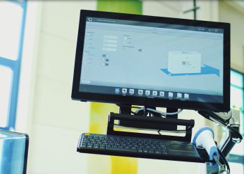 Die intuitiv bedienbare Software ist individuell konfigurierbar und in drei Ausbaustufen verfügbar: auf Maschinen-, Standort- und standortübergreifender Ebene.