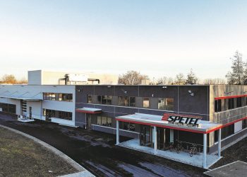 Spetec Reinraumtechnik, Laserschutz sowie peristaltische Pumpen im neuen Firmengebäude