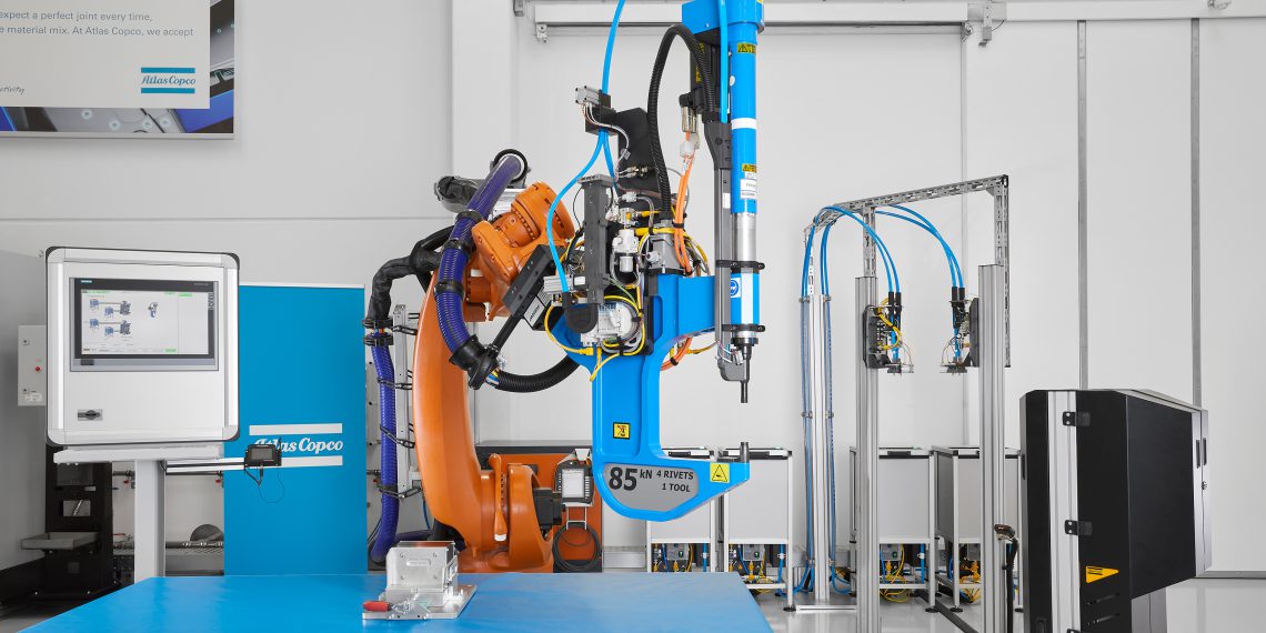 Stanznietsysteme von Henrob werden nun unter der Marke Atlas Copco vertrieben.