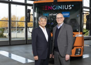 Brenn­stoff­zel­len für die Seri­en­pro­duk­ti­on von Nutzfahrzeugen