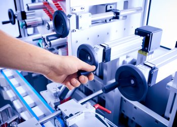 Der Tamper-Evident Etikettierer von LSS ist flexibel und benutzerfreundlich.