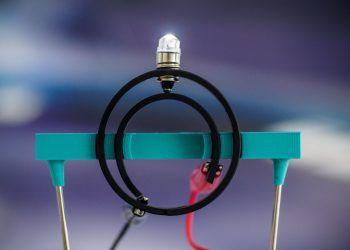 Trelleborg bringt elektrisch leitfähige Dichtungsmaterialien auf PTFE-Basis für dynamische Anwendungen auf den Markt.