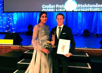Matthias Stendke, geschäftsführender Gesellschafter Pflitsch zusammen mit seiner Ehefrau Halima Gouya-Stendtke bei der Auszeichnung zum „Finalist Großer Preis des Mittelstandes“.