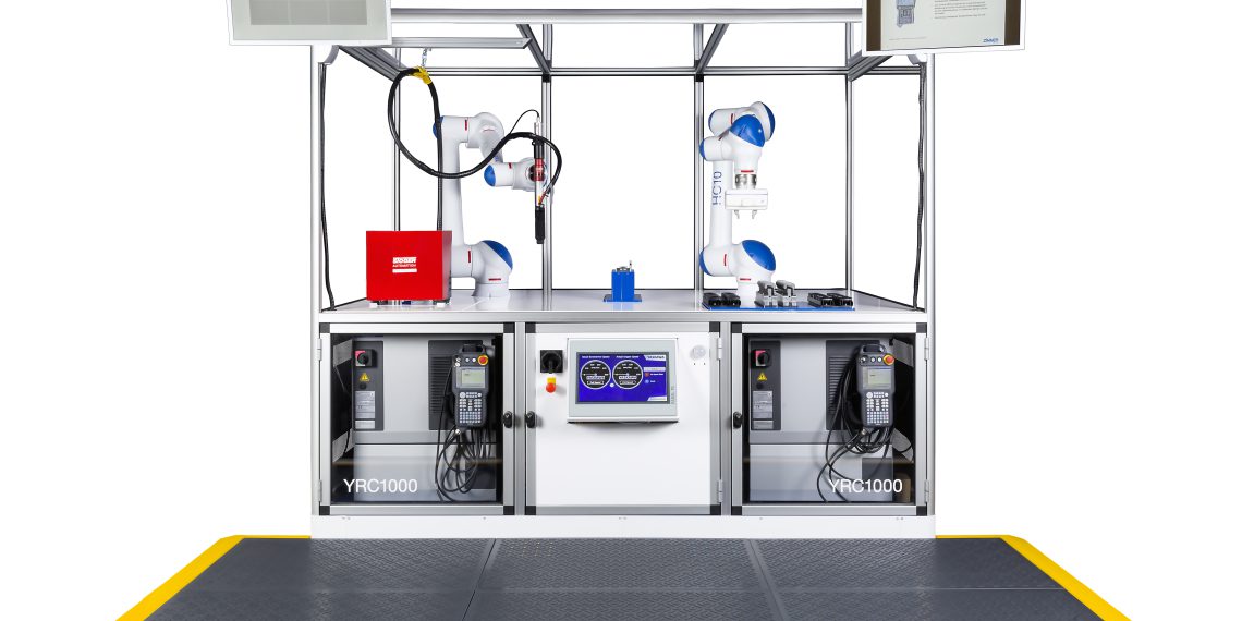 Im digitalen Umfeld präsentiert Yaskawa auf der Hannover Messe auch aktuelle Automatisierungslösungen mit Motoman-Industrierobotern. U.a. werden zwei Motoman HC10 in einer Showzelle Flaschenöffner montieren und als Give-Away an die Standbesucher verteilen.