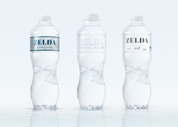 Eti­ket­ten­lo­se Mineralwasserflasche