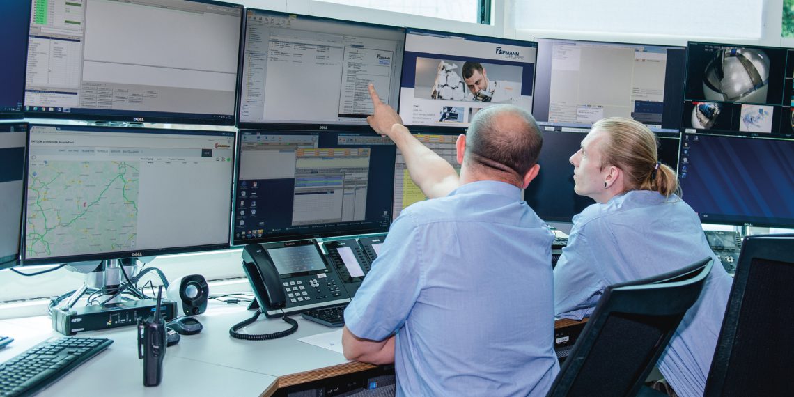 In der Notruf- und Serviceleitstelle von Ziemann werden ab sofort alle SafeGuard24h-Systeme aufgeschaltet, damit im Ernstfall sofort eine zuverlässige Alarmierungs- und damit Hilfekette in Gang gesetzt wird.