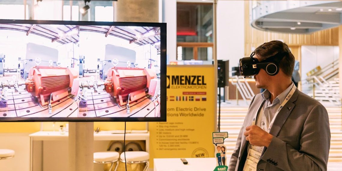 Menzel lud auf der Hannover Messe dazu ein, sein ultramodernes Lastprüffeld mit einer VR-Brille zu besichtigen. Bild: Menzel Elektromotoren