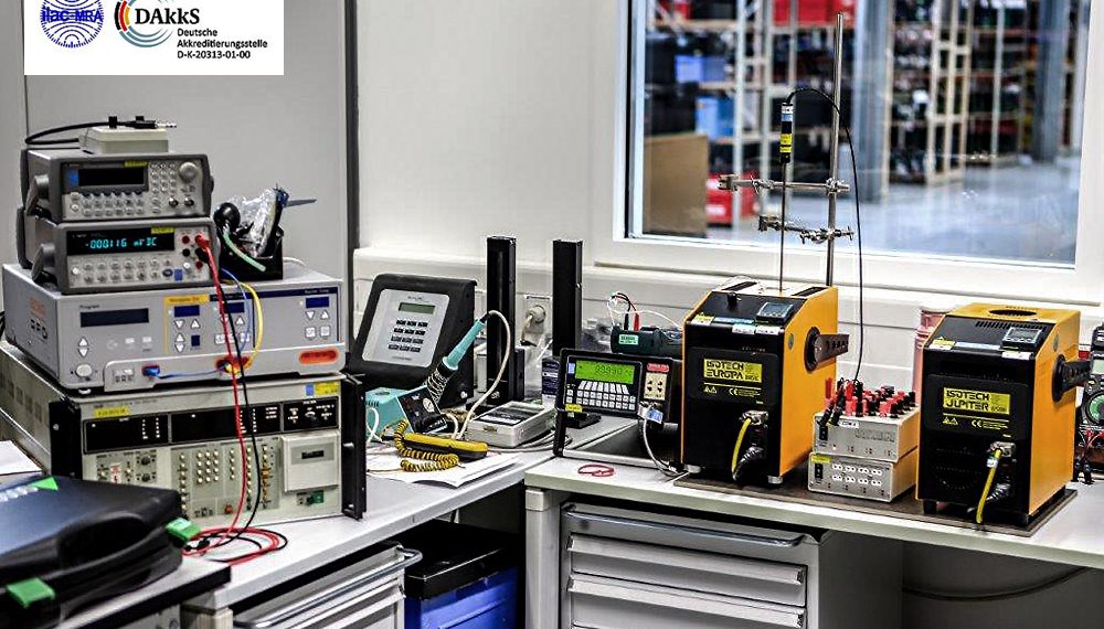 In seinem DAkkS-akkreditierten Kalibrierzentrum führt GMC-I Kalibrierungen für Messgeräte aller Hersteller nach DAkkS-, ISO- oder Werksvorgaben durch