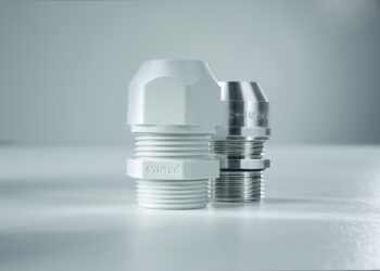 Lamel­len­be­fes­ti­gung an Syntec-Kabelverschraubungen