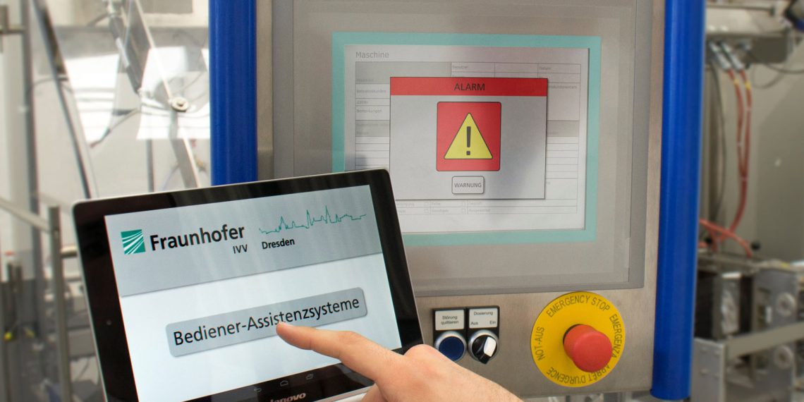 Das selbstlernende Assistenzsystem SAM unterstützt Maschinenbediener bei der Fehlerbehebung in Produktionsanlagen.