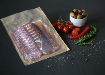 Vaku­um­beu­tel — vor­ne trans­pa­rent, hin­ten Papierverbund