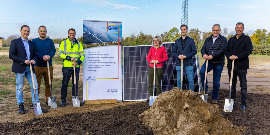 Spa­ten­stich für neu­en Solar­park in Ingelheim