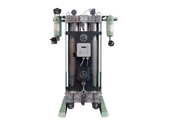 Zu dem umfangreichen Zubehörprogramm von Sauer zählen auch Drucklufttrockner wie dieser Sauer SDD Hochdruck-Adsorptionstrockner. Bild: Sauer Compressors