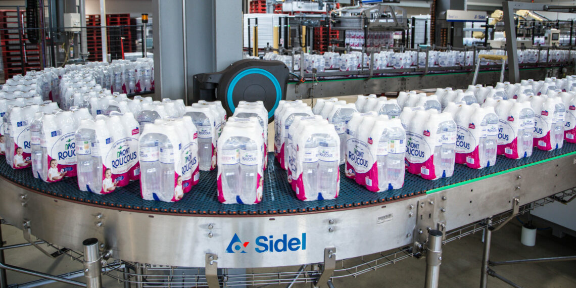 Schlüs­sel­fer­ti­ge Abfüll­an­la­ge für Was­ser in 1‑Li­ter-PET-Fla­schen